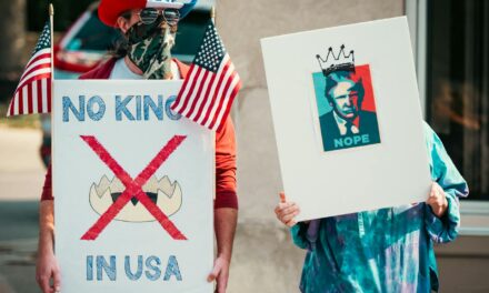 Tens of Thousands Flood Manhattan Roads for Third “No Kings” Protest Amid Nationwide Mobilization by ‘No Kings’ coalition