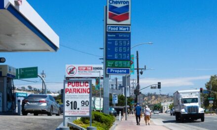 National Gas Prices Rise to $4.58, Pressuring Drivers and Household Budgets