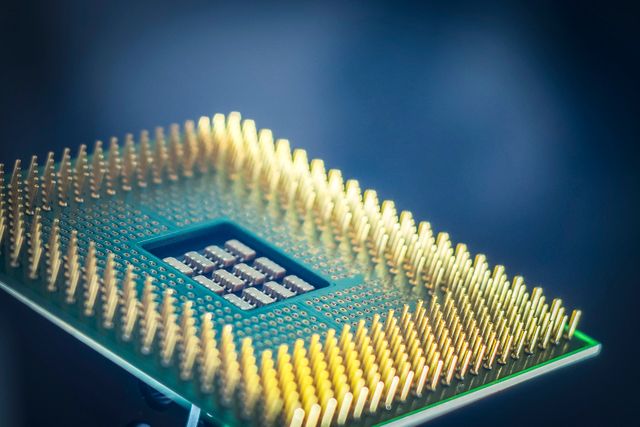 SpaceX Seeks $40B Debt Package Led by Apollo to Fund Massive AI Chip Purchase